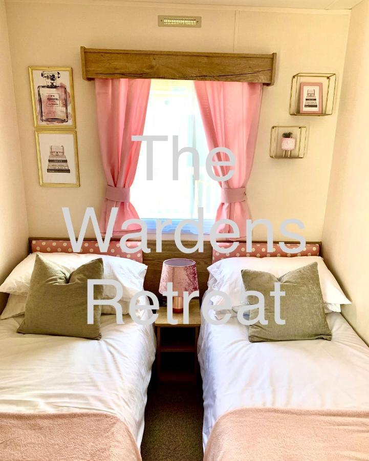 מלון The Wardens Retreat - Tattershall Lakes Country Park מראה חיצוני תמונה